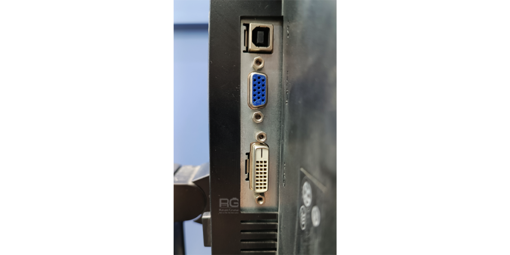 مانیتور استوک Dell P2312HT